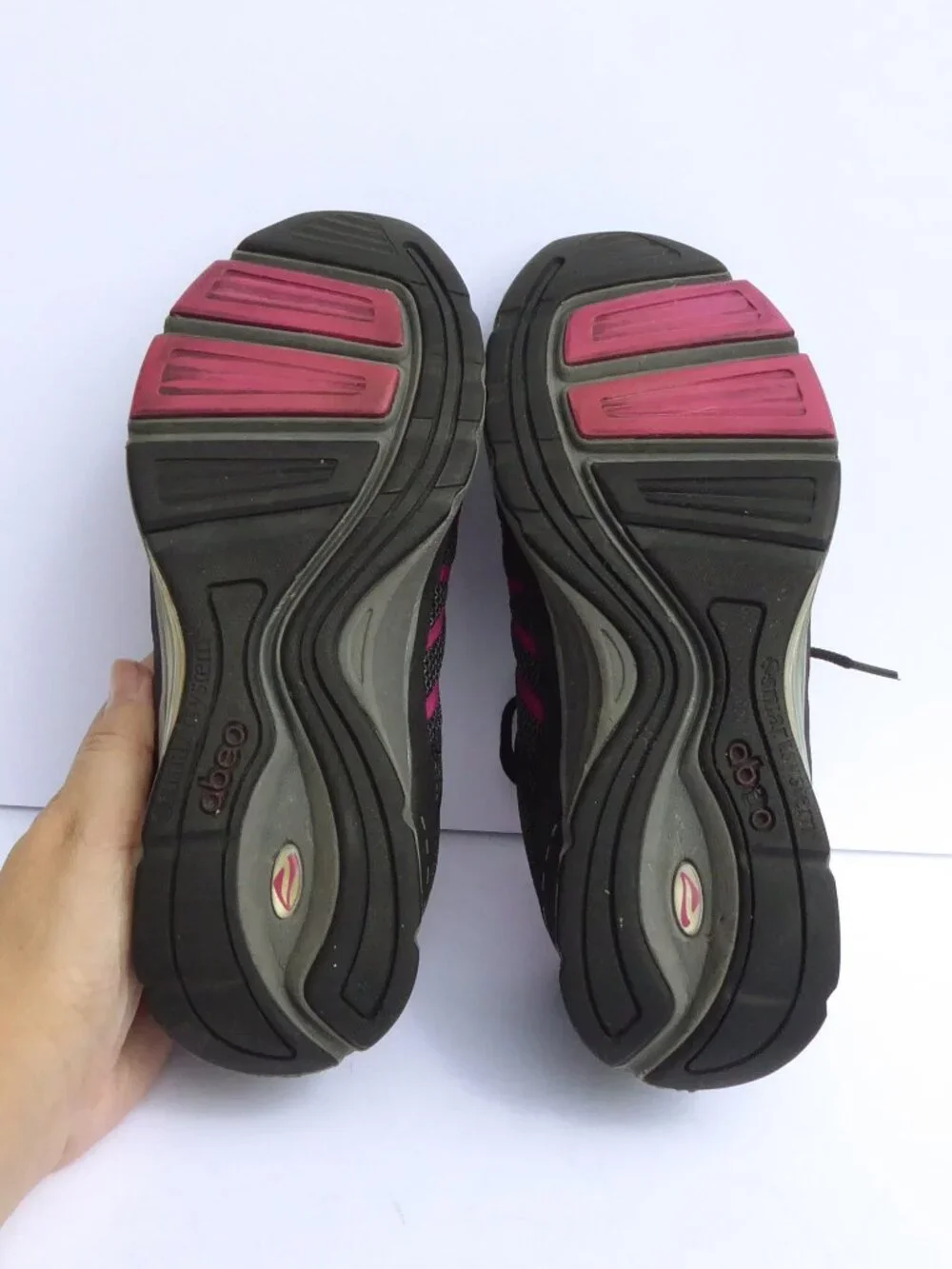 Abeo black mesh and hot pink criss cross striped sneakers women's size 8.5